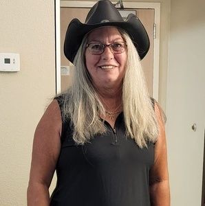 Meet your Posher, Lisa